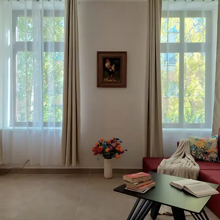 Wiejski- Spokoj W Centrum Miasta, Z Parkingiem, 400m Do Pkp I Bus Apartment