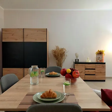 Wiejski- Spokoj W Centrum Miasta, Z Parkingiem, 400m Do Pkp I Bus Apartment Bielsko-Biala