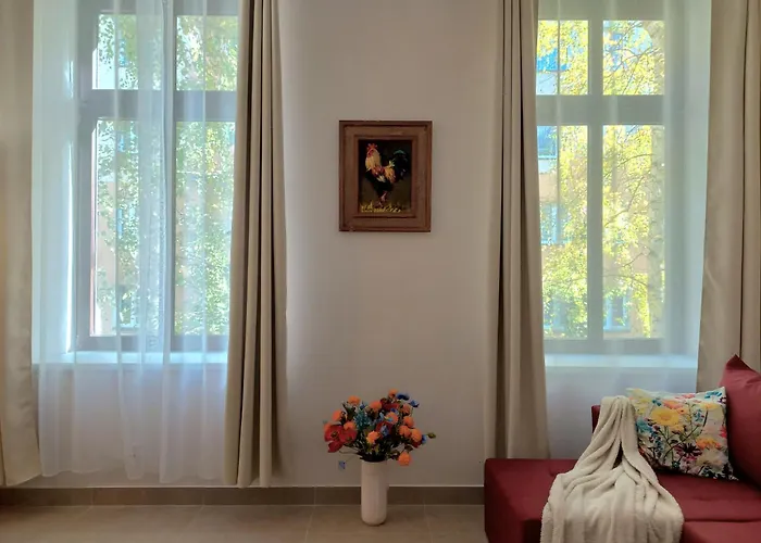 Wiejski- Spokoj W Centrum Miasta, Z Parkingiem, 400m Do Pkp I Bus Bielsko-Biala