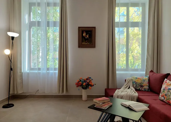 Wiejski- Spokoj W Centrum Miasta, Z Parkingiem, 400m Do Pkp I Bus Apartment